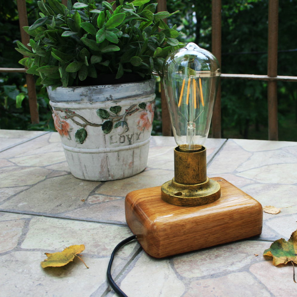 Лампа-подставка для лампочек Эдисона